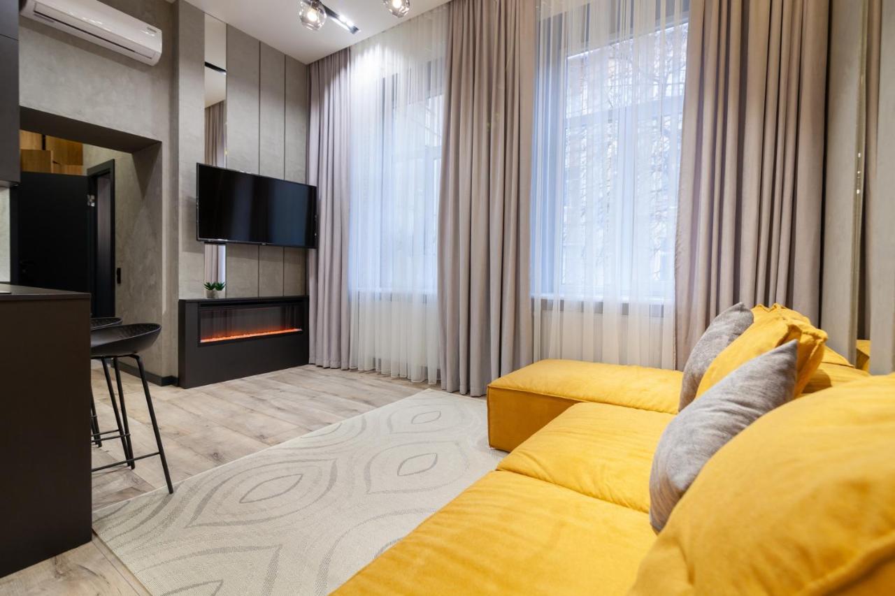 Royal Vip Apartment On Leontovicha 5 Lviv Eksteriør billede